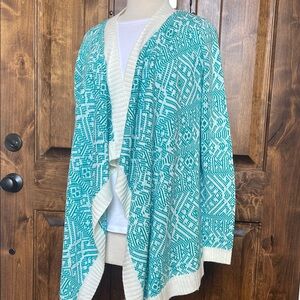 Chic Teal and Cream Patterned Cardigan